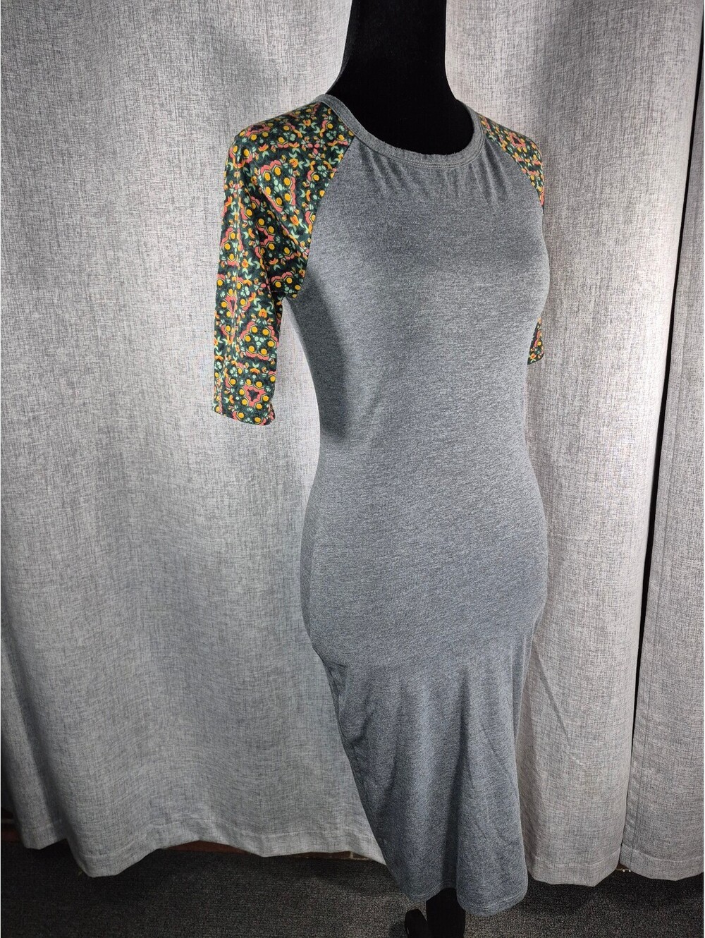 LuLaRoe Julia Dress XXS Gray Floral Print Raglan Sleeve Bodycon Midi